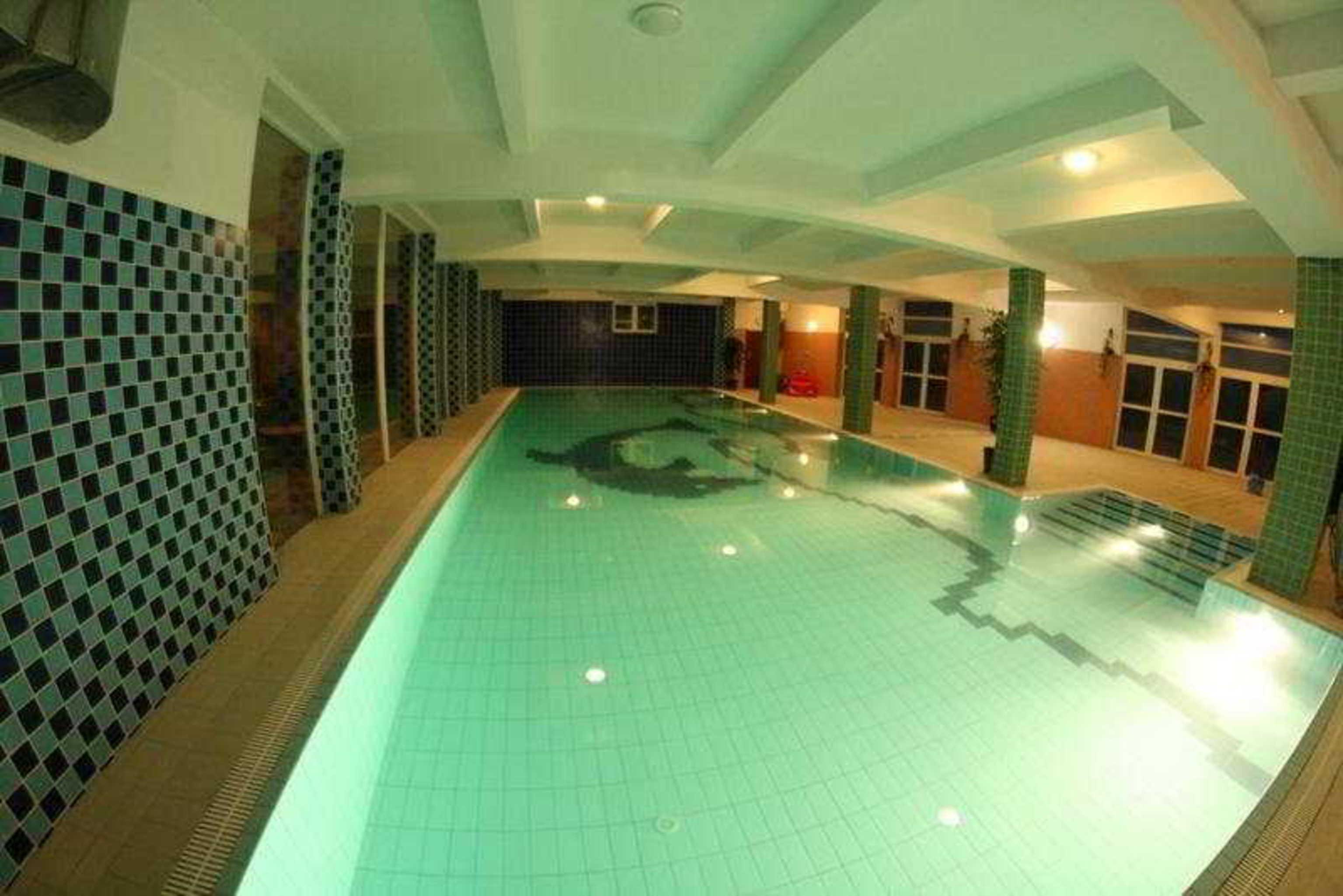 Daisy Superior Hotell Kraków Exteriör bild