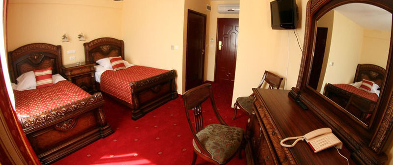 Daisy Superior Hotell Kraków Exteriör bild
