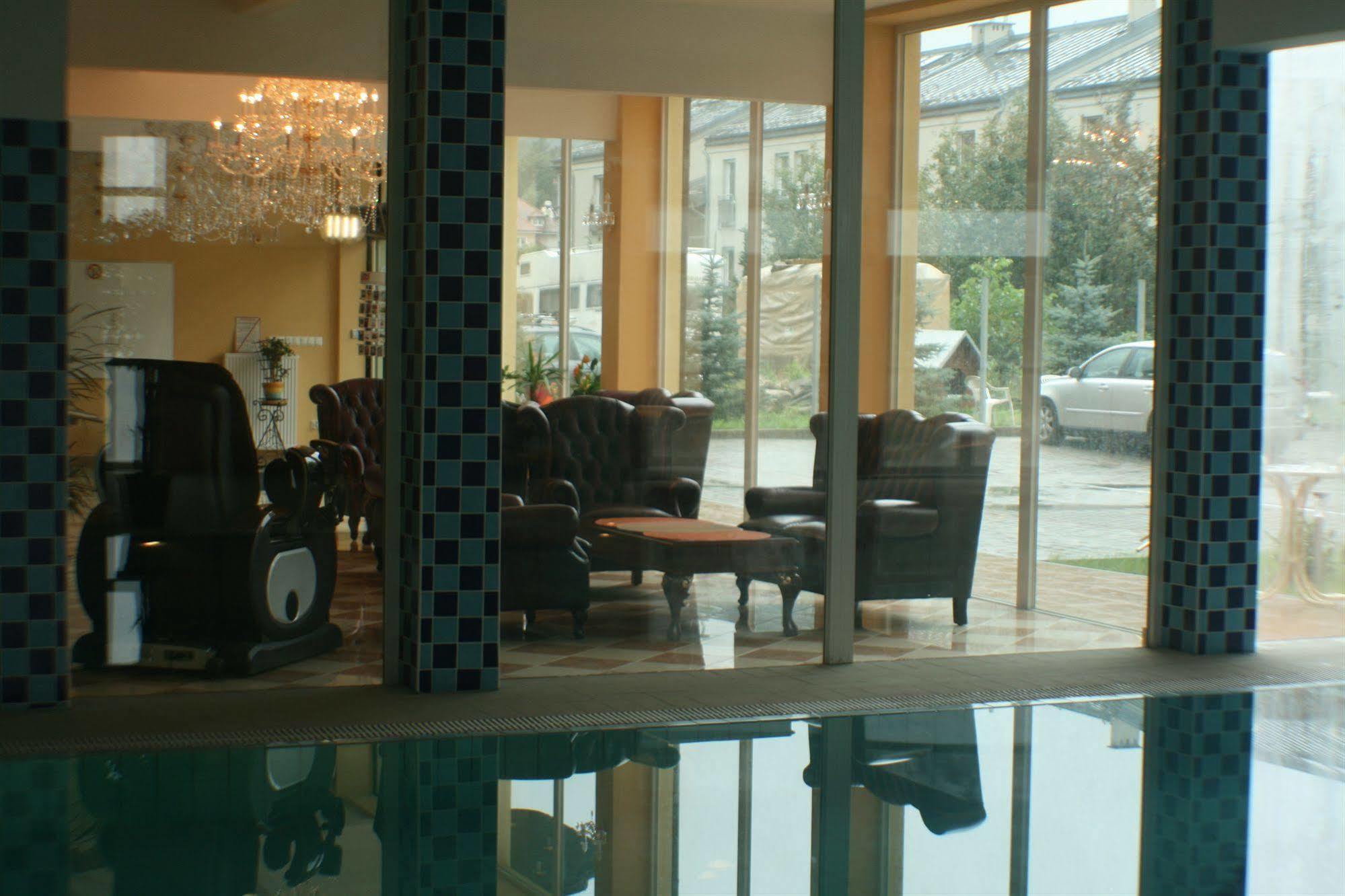 Daisy Superior Hotell Kraków Exteriör bild