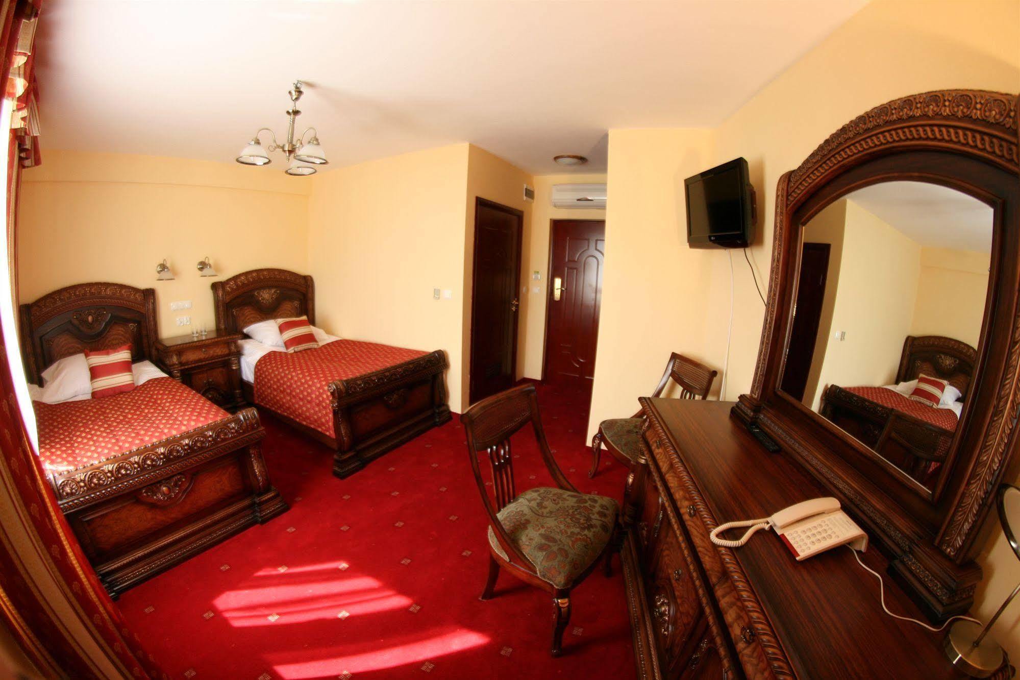 Daisy Superior Hotell Kraków Exteriör bild
