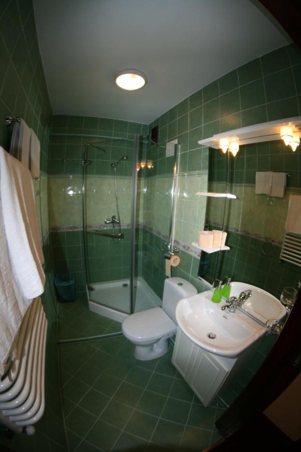 Daisy Superior Hotell Kraków Exteriör bild