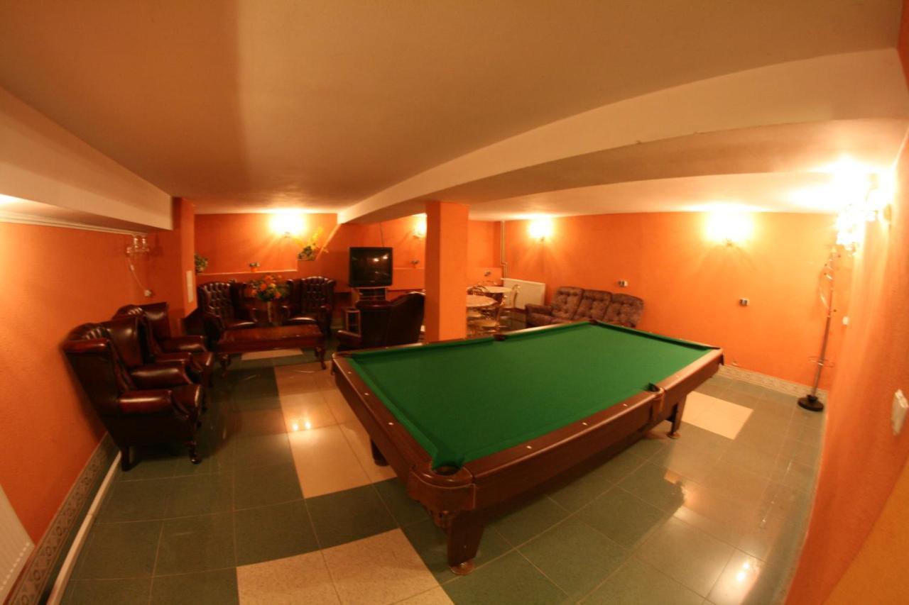 Daisy Superior Hotell Kraków Exteriör bild